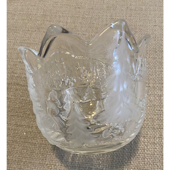 Vtg ETCHED CHRISTMAS Candy Dish HEAVY Xmas TREE HOLIDAY CRYSTAL GLASS BOWL - Picture 1 of 9